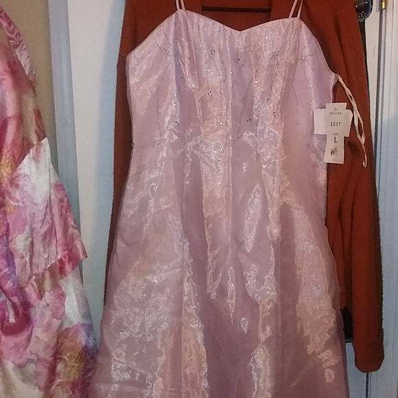 Dress - Picture 7 of 8